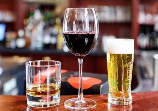 白酒、紅酒、啤酒,哪一種酒最傷肝?對身體傷害大?